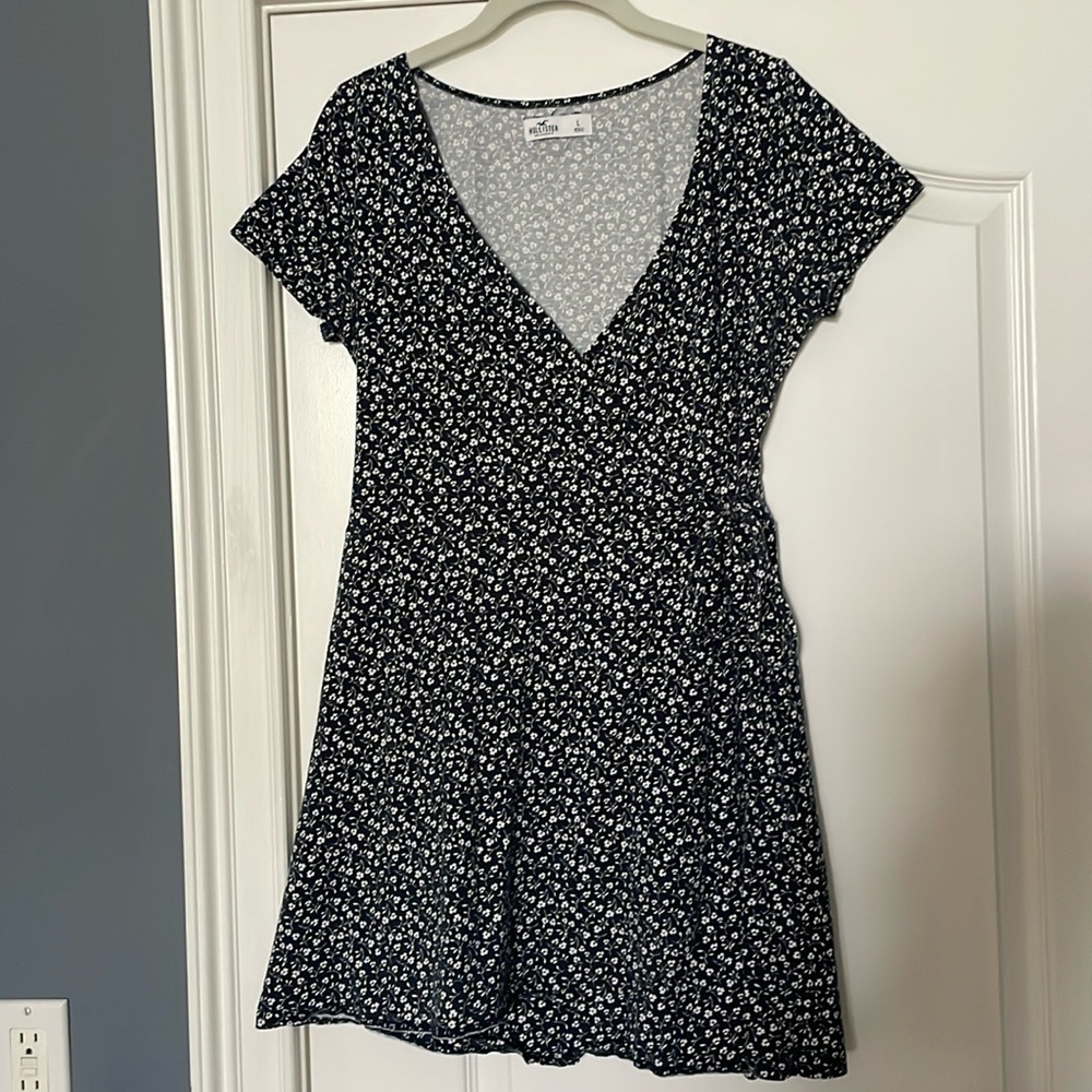 Hollister navy blue dress with white flowers